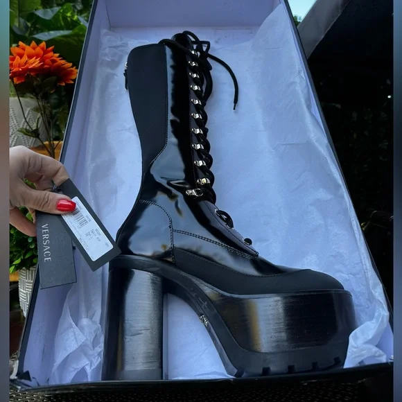 Stunning Versace Medusa Boots 💕 - Picture 11 of 16